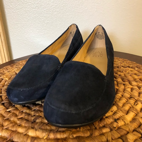 Navy Blue Naturalizer slip on Flats NIB .... soft - Picture 2 of 8